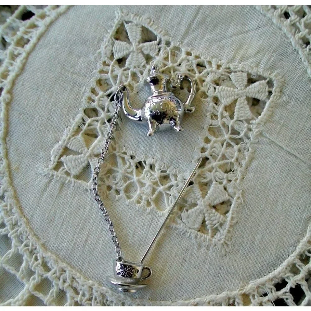 A Teapot Pouring into a Teacup Vintage Stickpin Silver Tone Avon - Picture 3 of 5